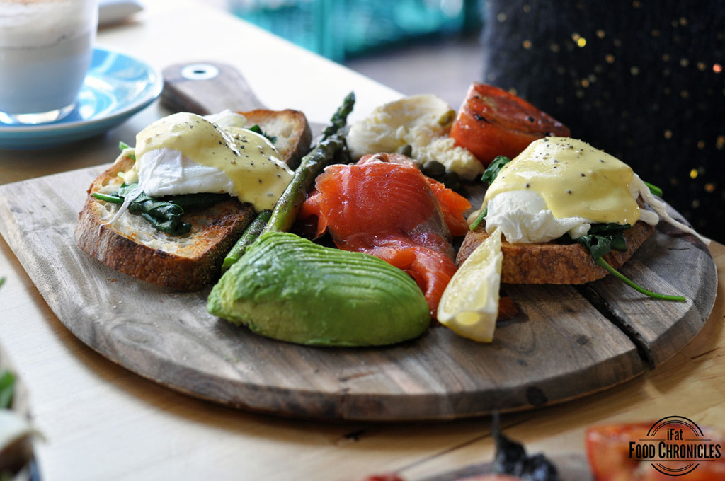 The Tiny Dancer:  Platter of poached eggs, smoked salmon, capers, avocado, sauteed spniach, tomatoes, aspaaragus, bocconcini and crusty bread with hollandaise sauce